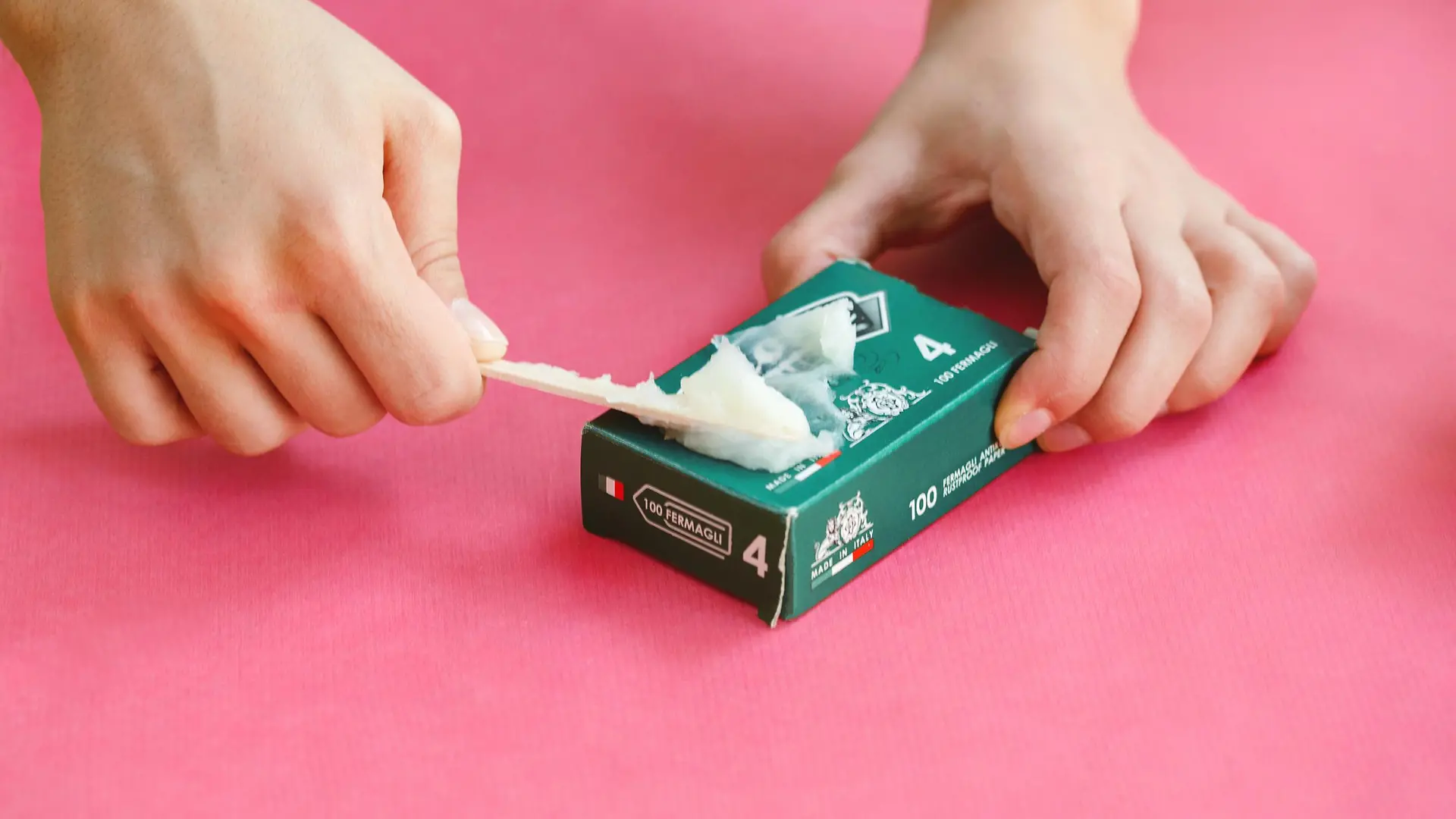 adhesive_experiment_box